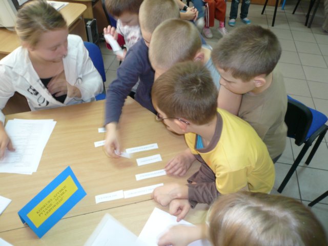 dziebibliotekszkolnych201012.jpg