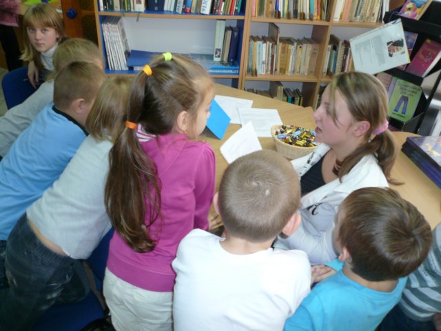 dziebibliotekszkolnych201027.jpg