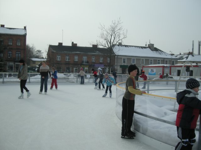 lodowiskoiia201075.jpg