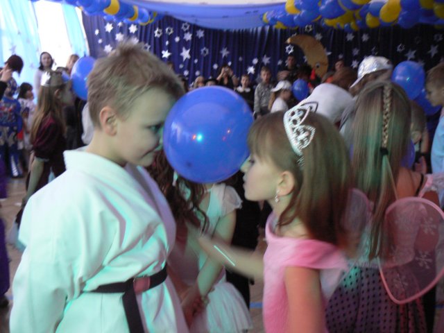balkarnawaowy2009klasy1c18.jpg