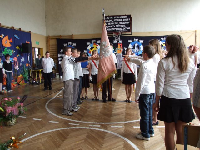 zakoczenierokuszkolnegoczerwiec2009029.jpg