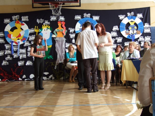 zakoczenierokuszkolnegoczerwiec2009065.jpg