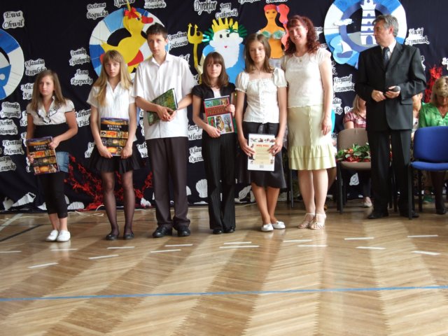 zakoczenierokuszkolnegoczerwiec2009076.jpg