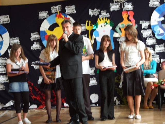 zakoczenierokuszkolnegoczerwiec2009079.jpg