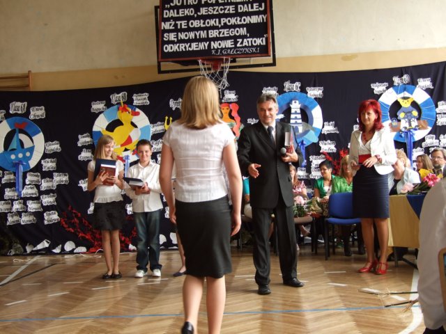 zakoczenierokuszkolnegoczerwiec2009100.jpg