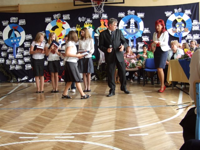 zakoczenierokuszkolnegoczerwiec2009106.jpg