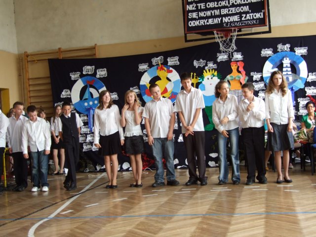 zakoczenierokuszkolnegoczerwiec2009134.jpg