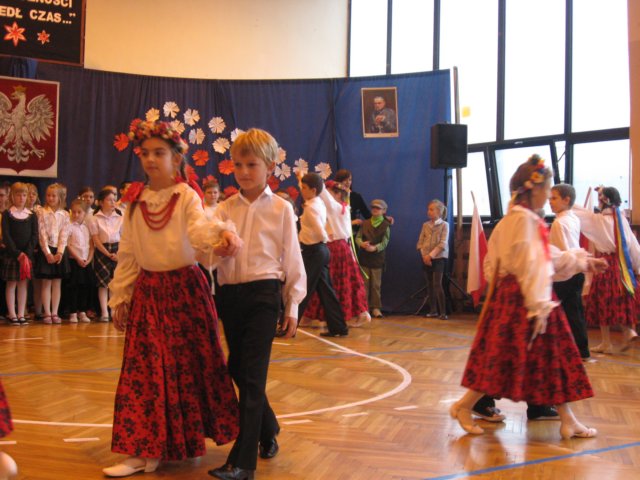 dzieniepodlegoci2010klasy132201114.jpg