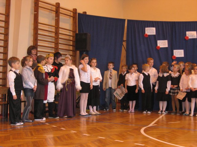 dzieniepodlegoci2010klasy13220112.jpg