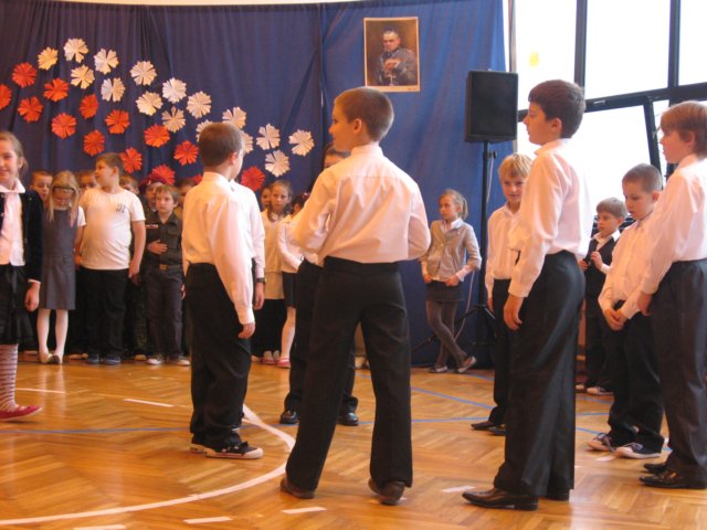 dzieniepodlegoci2010klasy132201122.jpg