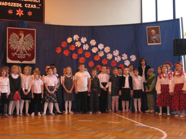 dzieniepodlegoci2010klasy132201136.jpg