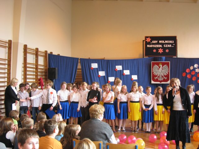dzieniepodlegoci2010klasy46201129.jpg