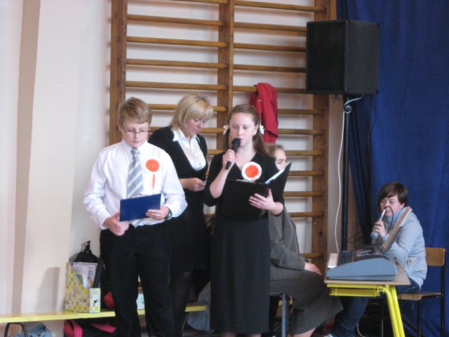 dzieniepodlegoci2010klasy4620113.jpg