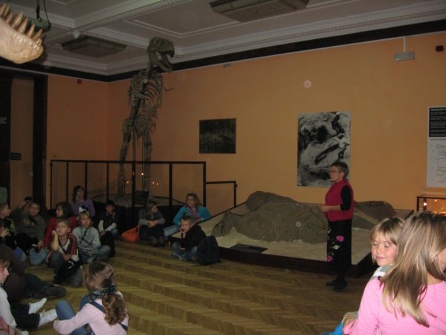 wycieczkadomuzeumewolucjiklasyvcpadziernik20103.jpg