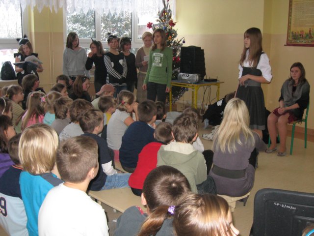 przedstawieniepsyikotywnaszejszkoleklasavcivia8.jpg