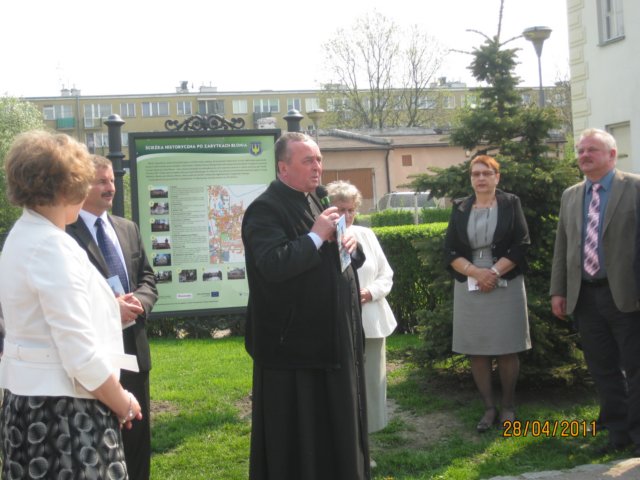 iv2011otwarcieciekihist64.jpg