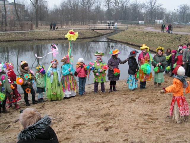 powitaniewiosny2011klasyiiii14.jpg