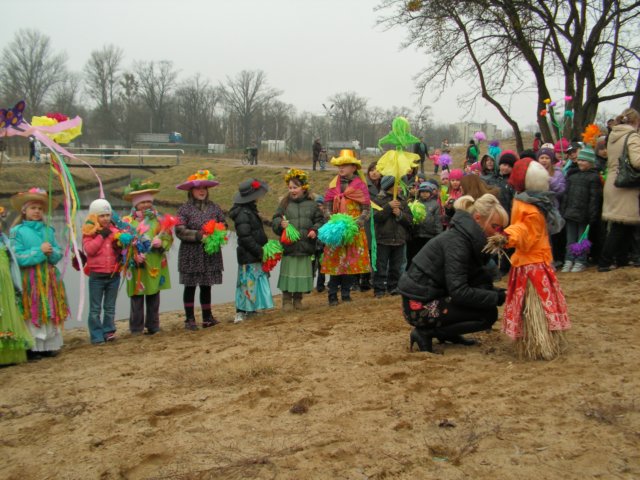 powitaniewiosny2011klasyiiii15.jpg