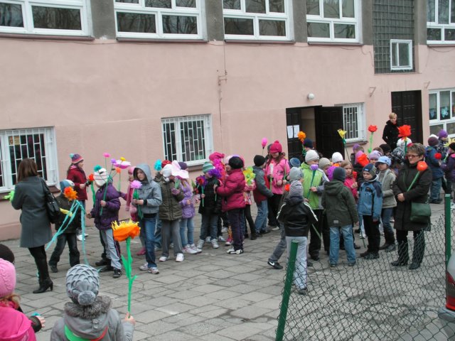 powitaniewiosny2011klasyiiii2.jpg