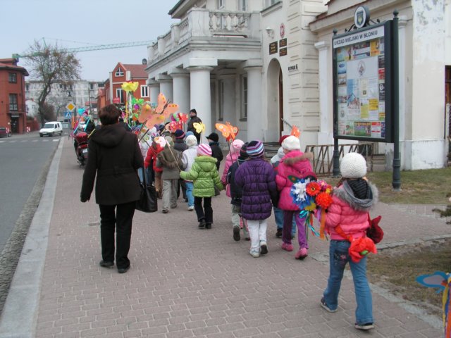 powitaniewiosny2011klasyiiii23.jpg