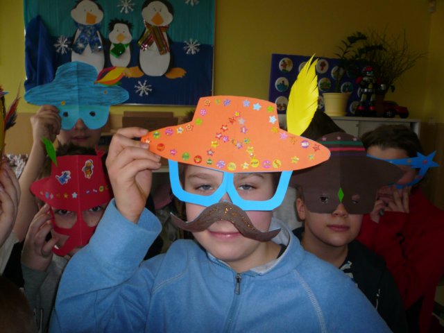 wykonywaniemasekkarnawaowych201110.jpg