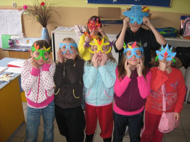 wykonywaniemasekkarnawaowych201129.jpg