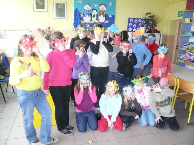 wykonywaniemasekkarnawaowych20119.jpg