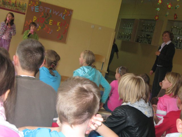dzie8festiwalpiosenki11.jpg