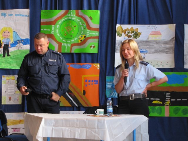 spotkaniezpolicjantami12x2011.jpg