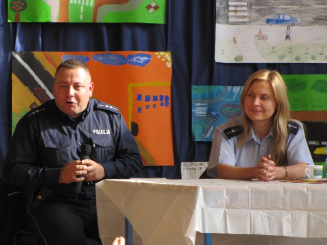spotkaniezpolicjantami12x201112.jpg