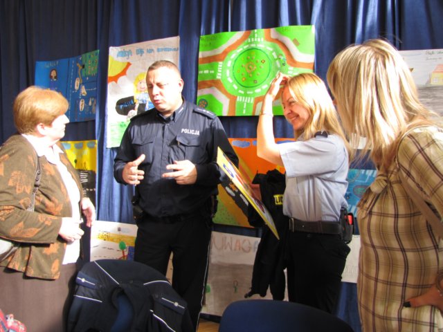 spotkaniezpolicjantami12x201113.jpg