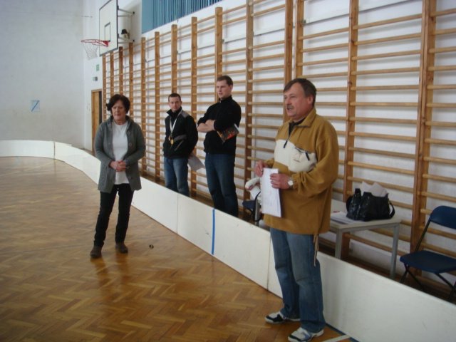 finaypowiatowewunihokejudziewczt2012.jpg