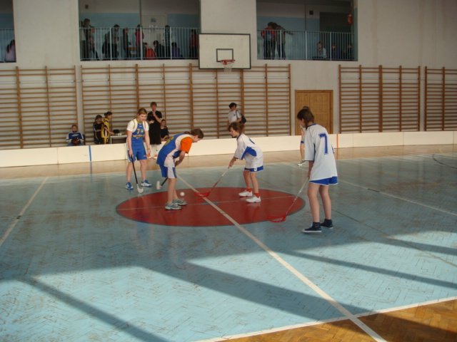 finaypowiatowewunihokejudziewczt201234.jpg