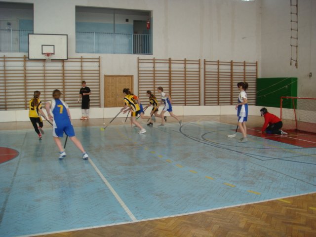 finaypowiatowewunihokejudziewczt20129.jpg